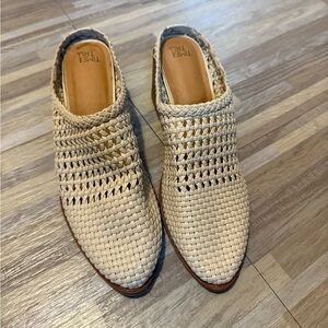 Time and Tru Women's Tan Woven Mules
